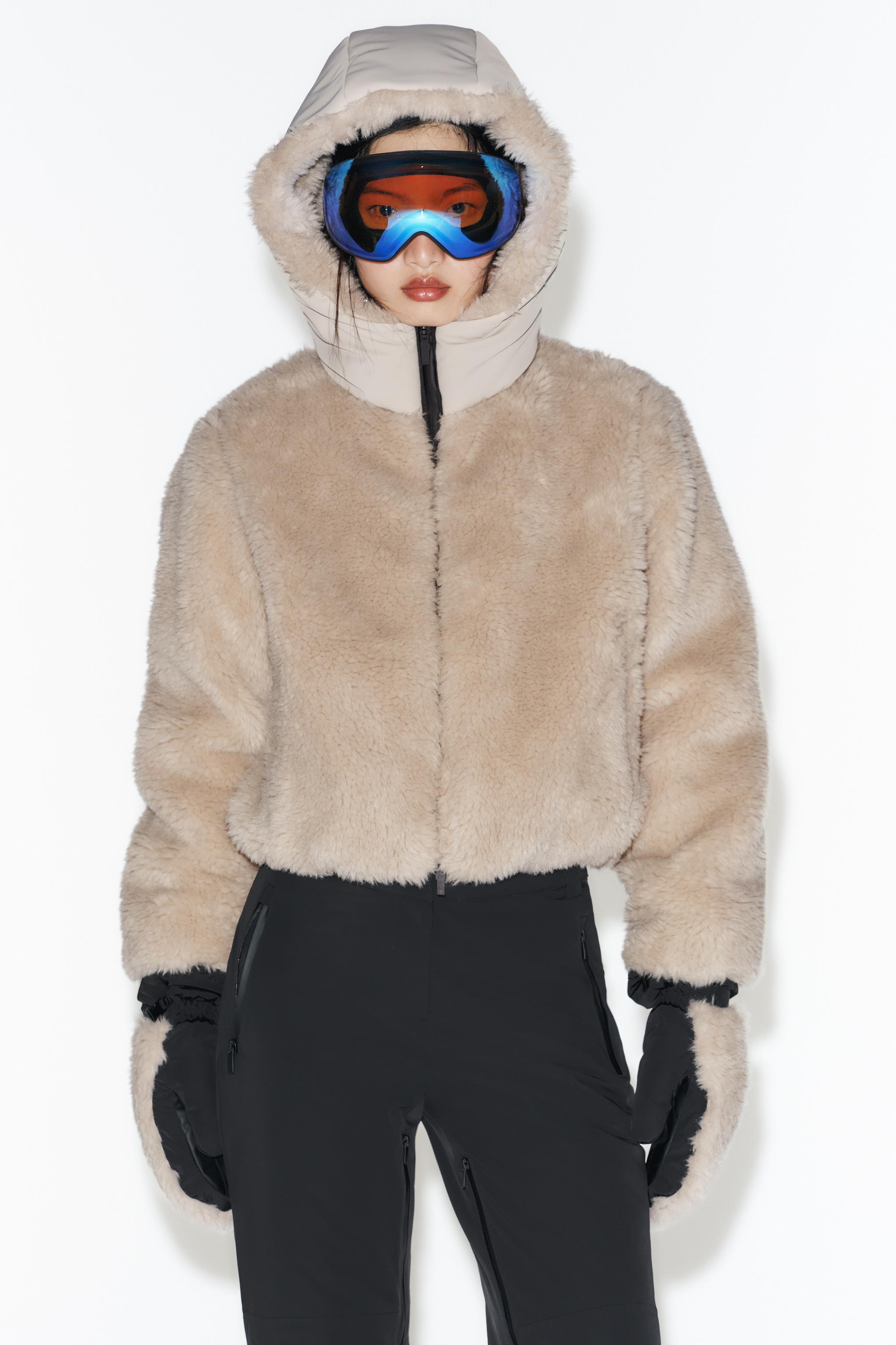 SHORT FAUX FUR HOODIE RECCO® TECHNOLOGY SKI COLLECTION